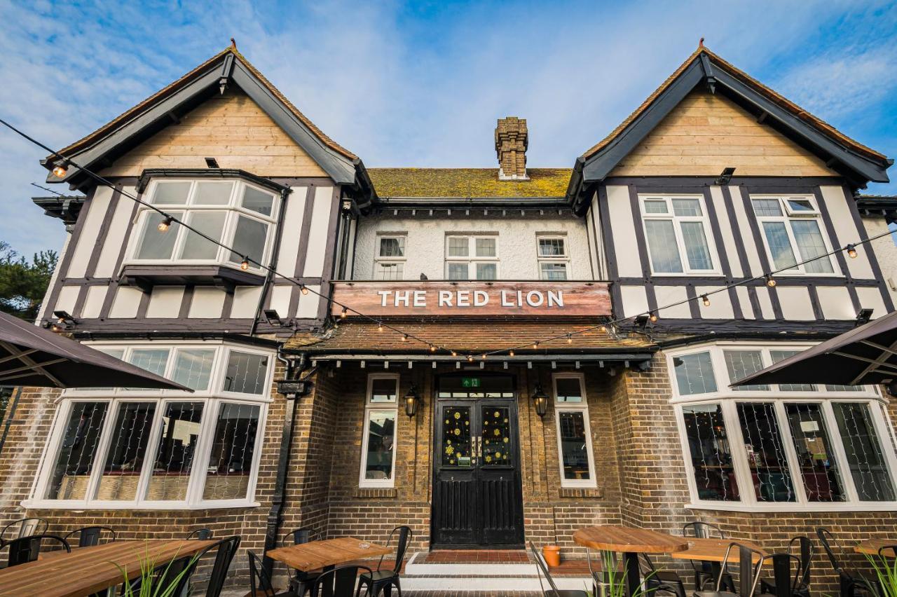 Отель The Red Lion By Innkeeper's Collection